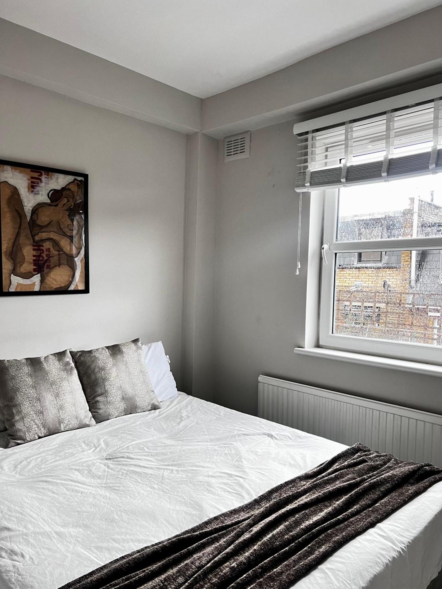 Bright And Modern Flat Near Portobello Road And The Canal ลอนดอน ภายนอก รูปภาพ