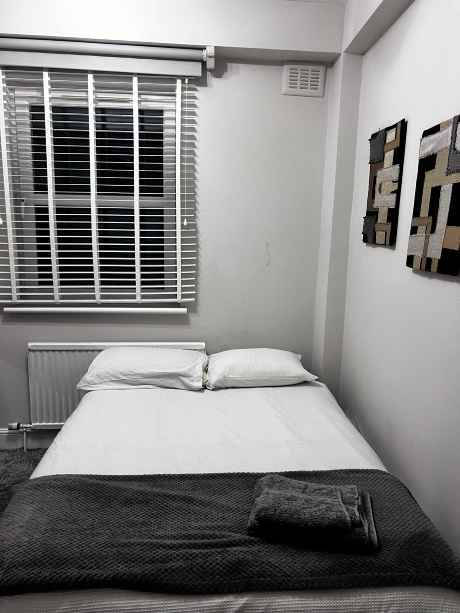 Bright And Modern Flat Near Portobello Road And The Canal ลอนดอน ภายนอก รูปภาพ