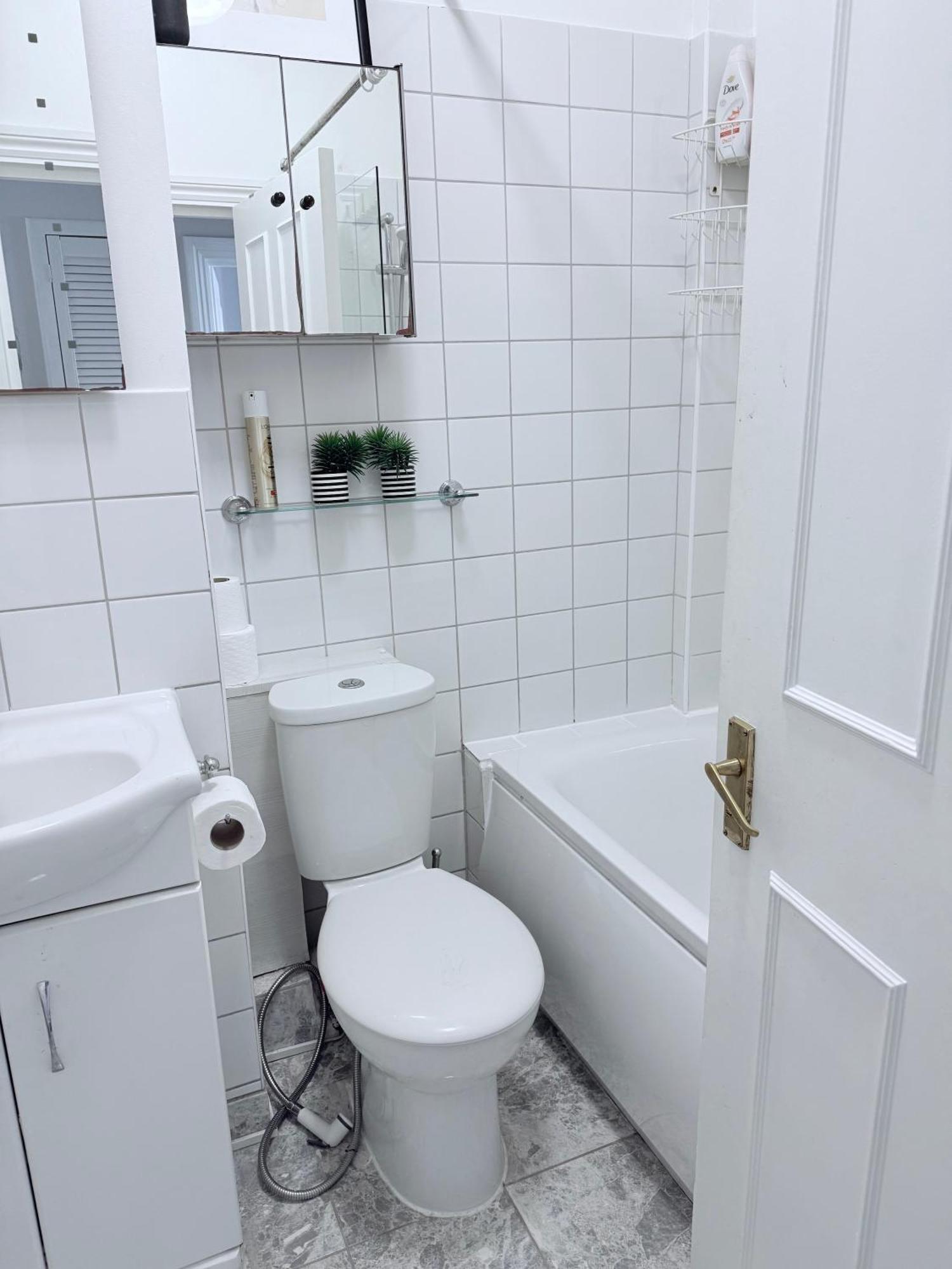 Bright And Modern Flat Near Portobello Road And The Canal ลอนดอน ภายนอก รูปภาพ